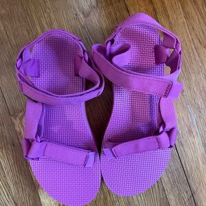 Teva flatform universal sandals